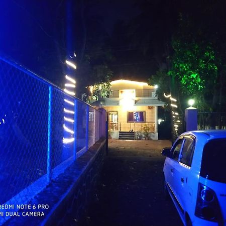 אליבג Krushna Kunj Holiday Home מראה חיצוני תמונה