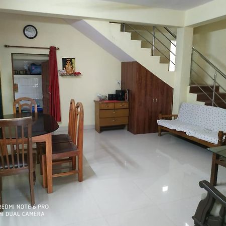 אליבג Krushna Kunj Holiday Home מראה חיצוני תמונה