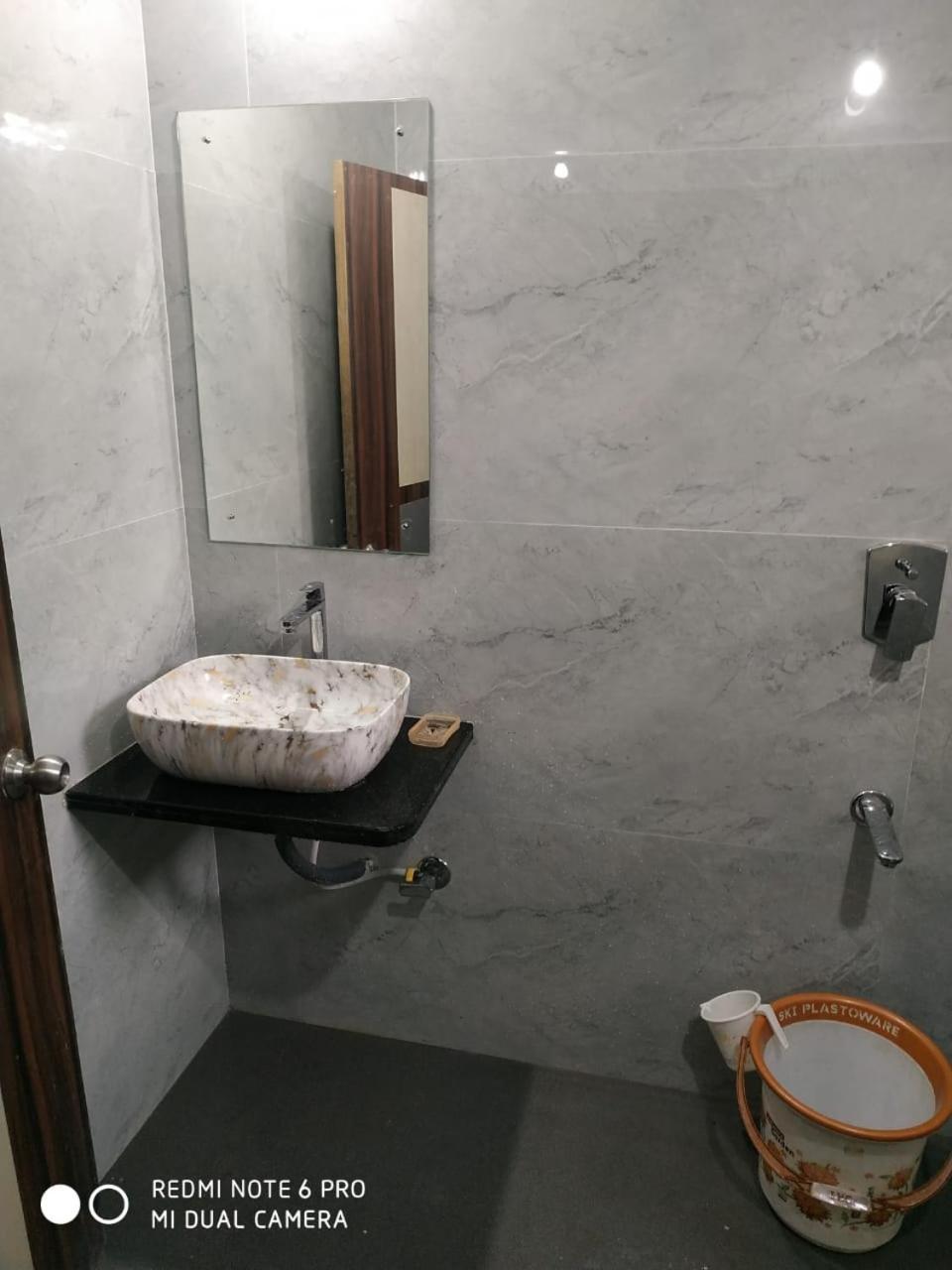 אליבג Krushna Kunj Holiday Home מראה חיצוני תמונה
