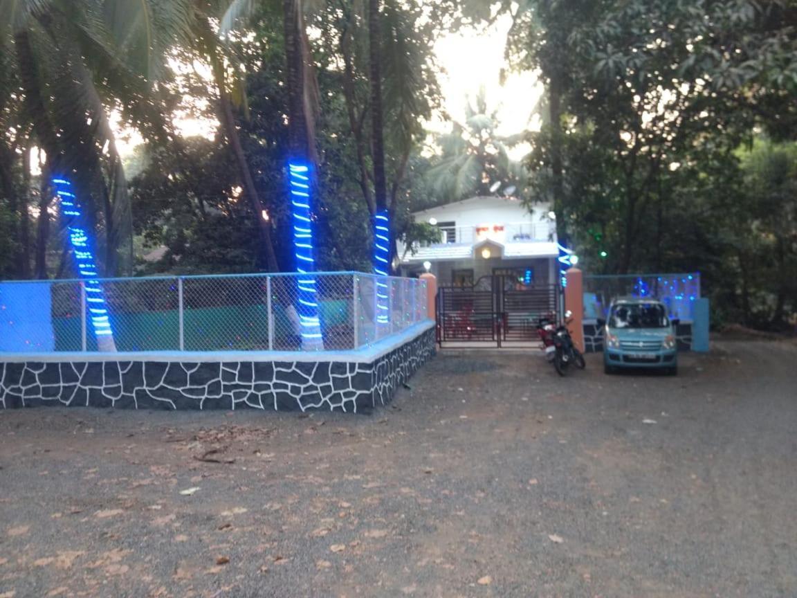 אליבג Krushna Kunj Holiday Home מראה חיצוני תמונה
